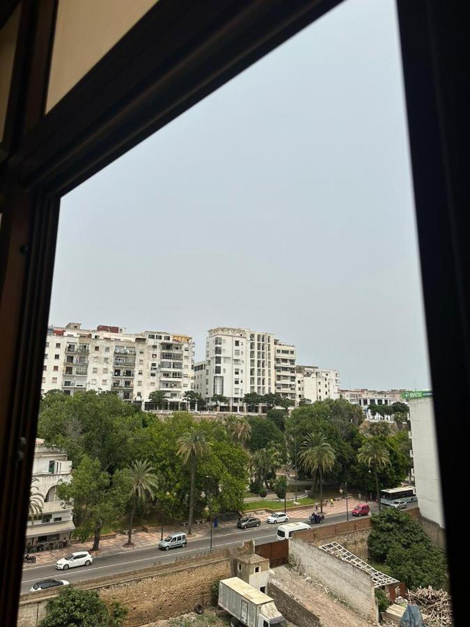 Vaste Appartement Au Centre De Tétouan Екстериор снимка